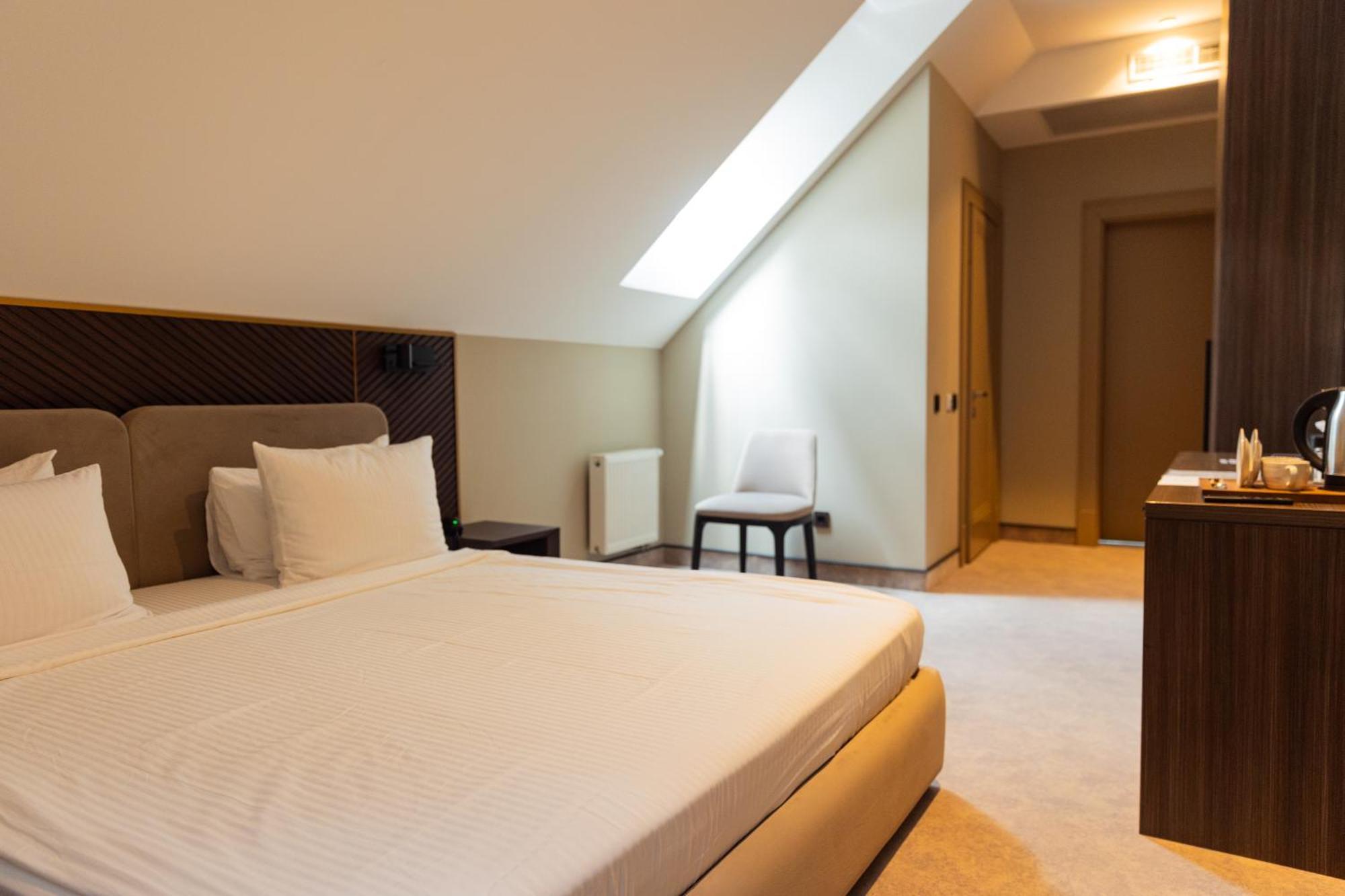 Park Hotel Bristol Úzhgorod Habitación foto