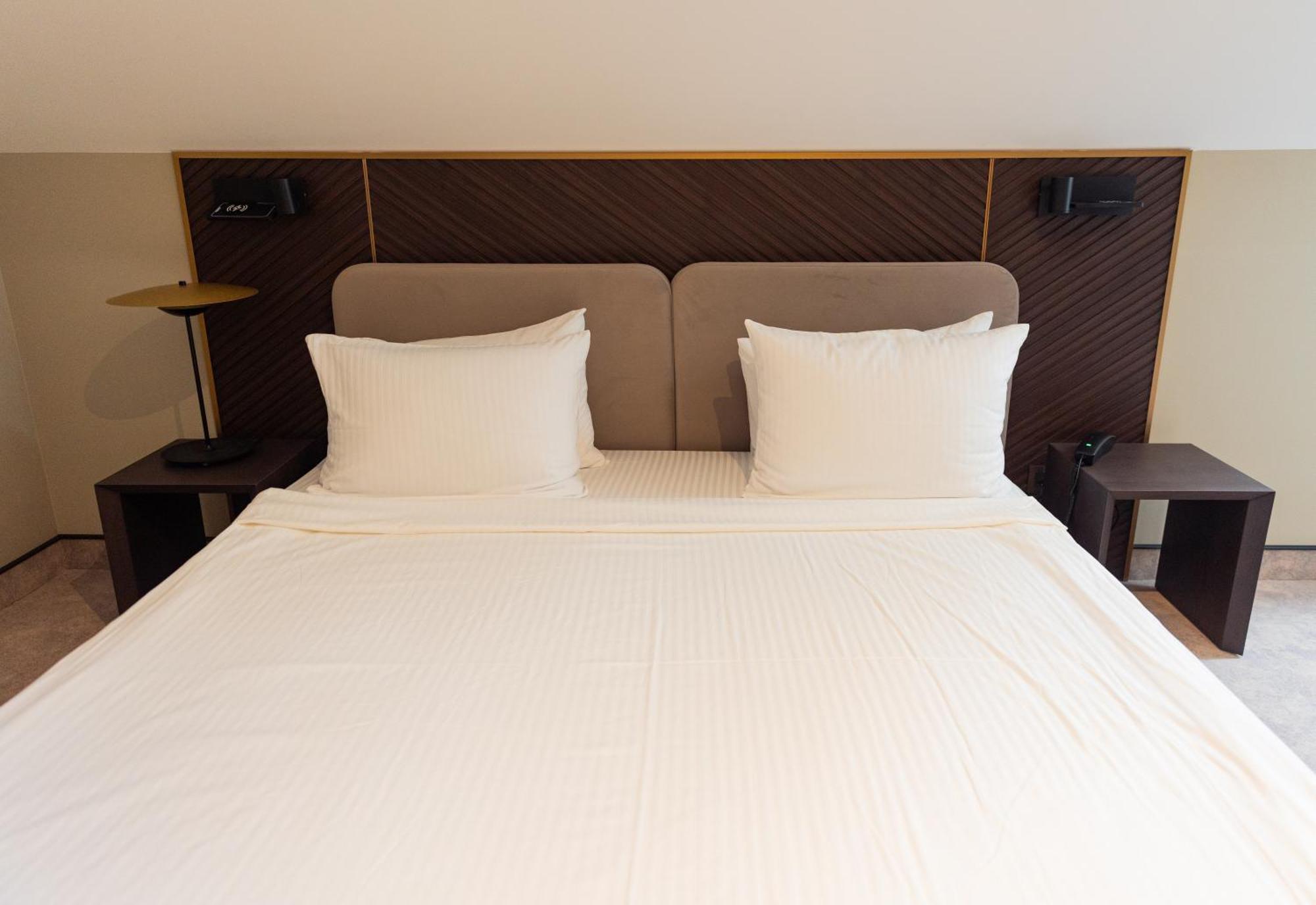 Park Hotel Bristol Úzhgorod Habitación foto